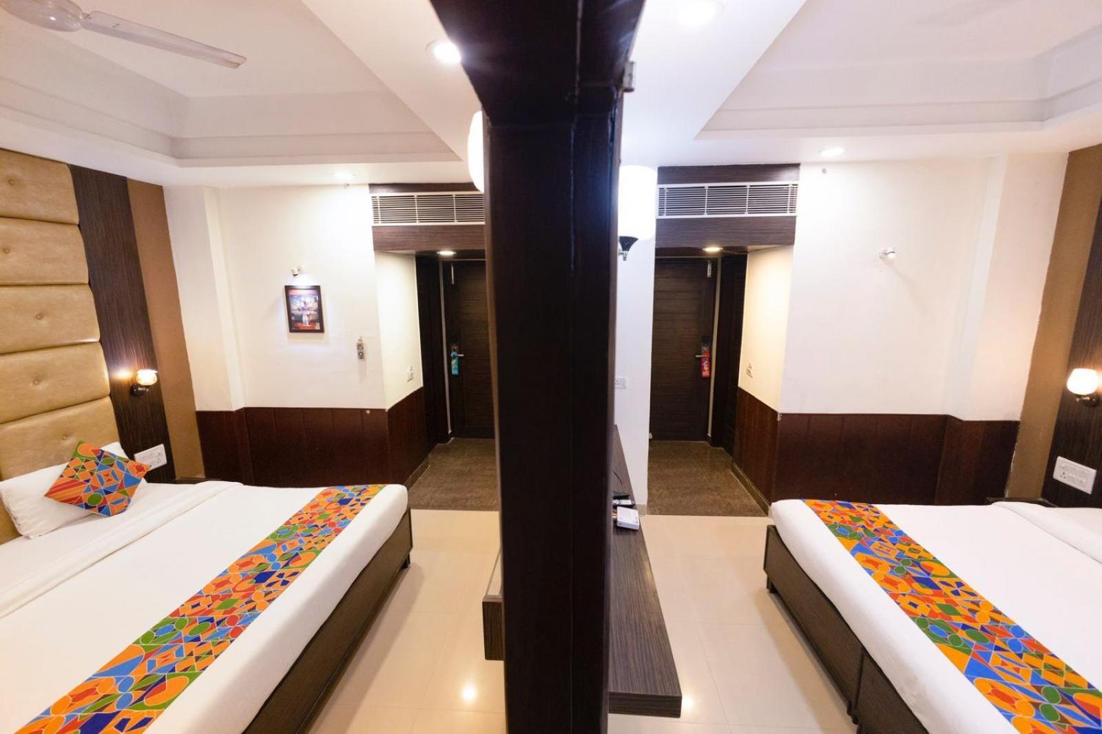 Hotel Sahibs Lighthouse - Swimming Pool Agra  Exteriör bild